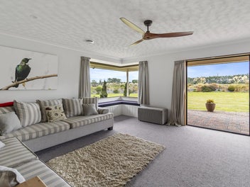 Spacious Lifestyle Property - Geraldine Flat