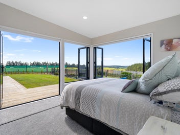 A rural retreat with endless possibilities!