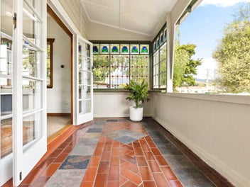 PRICE DROP 610,000