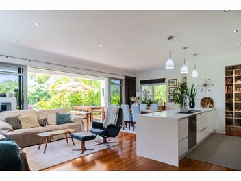 YOUR PRIVATE TROPICAL EDEN AWAITS