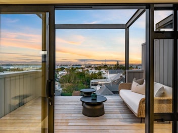 Modern Luxury - Stunning City Views