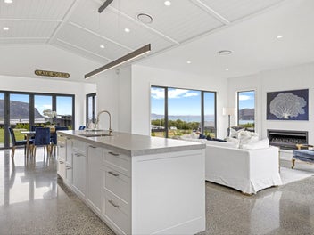 Brand New High Spec Home In Seven Oaks
