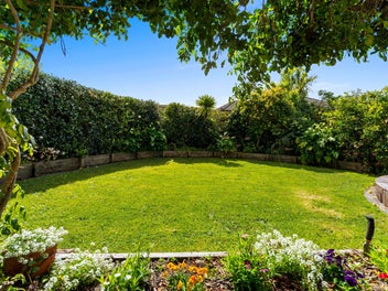 Single Level Brick - Top Location! Be Quick!