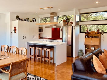 Modern Oasis with Heated Swimming Pool and Enterta