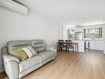 Affordable Modern home in Albany Heights