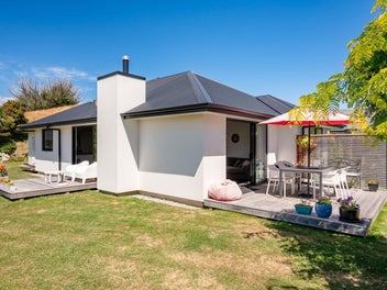 Kelliher Drive - absolutely immaculate