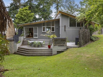 Absolute Lakefront Lifestyle - Dual Opportunity