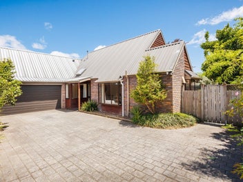 Cosy Townhouse In Hospital Area!