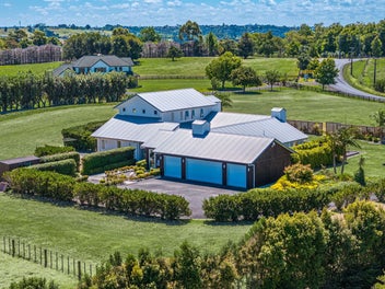 Extraordinary Whitford living