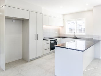 SPACIOUS AND PRIVATE MUST SELL