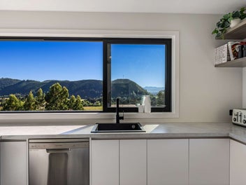 Near new lifestyle property below a million?!