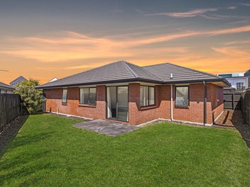 Contemporary Elegance in Wigram's Best Location