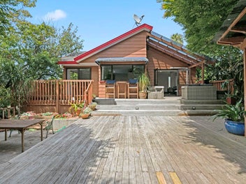 Perfectly Private – Great Location!