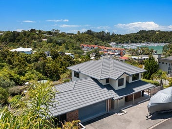 Stunning Marina Side. Open To Offers