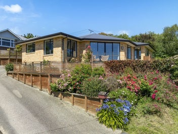 Spacious, Low-Maintenance Townhouse