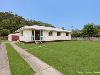 Four Bedrooms on Beattie!