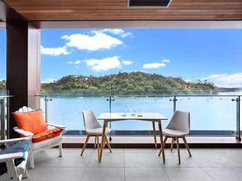 Luxurious Coastal Living at 503