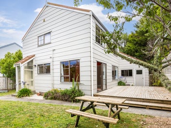 AFFORDABLE STARTER WITH BIG GARAGING
