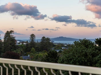 Luxury Living in Epsom-Panoramic Waitemata Views