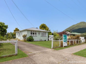 Make This Your First Home or Investment!