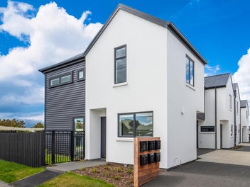 Brand New Kiwi Built Modern Townhouse