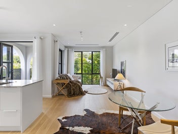 Iconic Living at the Arches