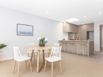Spacious & stylish townhouse