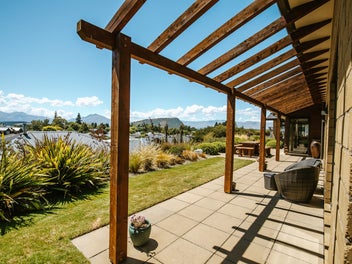 West Meadows Ridge with Views Galore