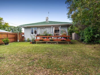 Traditional Weatherboard Stunner!!