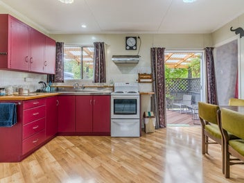 Charming Twizel Home