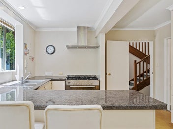 Spacious Summerhill gem at reduced price! Vendors