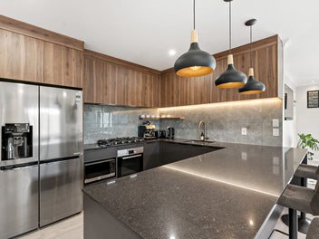 Belmont's Finest-Modern Luxury & Designer Kitchen