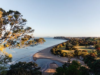 Beach Side Apartment Lift Access + Secure Car Park