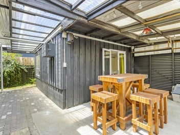 Swanson's Sweetheart on 421sqm + Studio