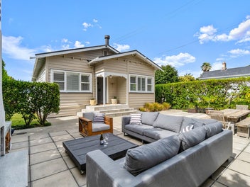 Private & Stylish with Sea Views