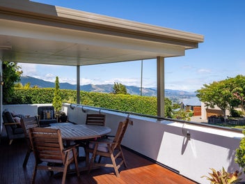 Executive Living with Convenience and Privacy