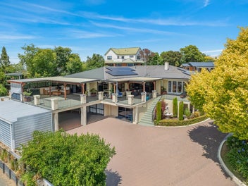 MULTI-INCOME DREAM HOME