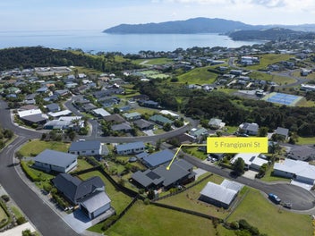 Spacious Executive Home near the beach
