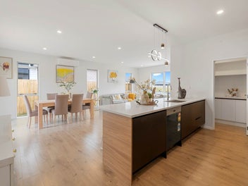 Room for Everyone with 3+2 Bedroom set up
