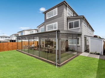 BEST HOME in Flat Bush - Architecturally Designed