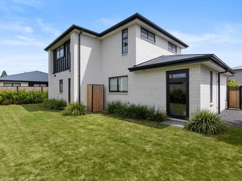 Easy Living - Excellent Location