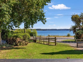 Golden Mile Lake Retreat - Leasehold Land Title