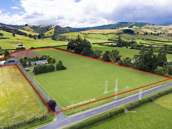 The cream of the crop, immaculate Taieri lifestyle