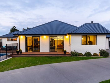 Move in fast! Motivated to sell