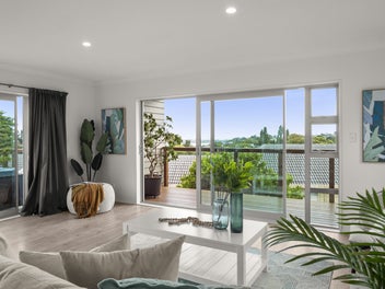 Entry Level Oceana Dr, That Wants Somebody to Love
