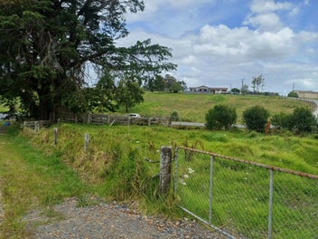 Country Section - 2671m2 (more or less)