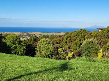 Countryside Meets the Coast: Your Next Chapter