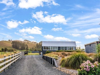 Live the Kiwi Dream with Unspoiled Landscapes