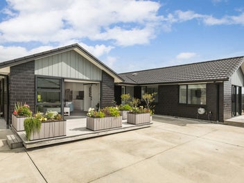 Executive Home with Apartment