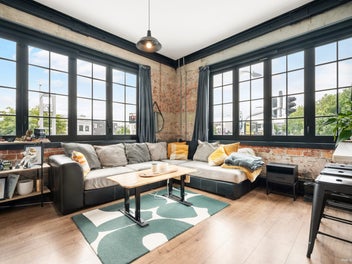 New York Loft-Style Apartment